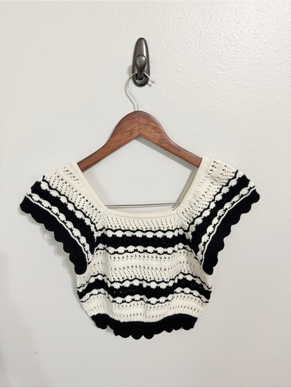 FRESHMAN 1996 Black & Cream Striped Crochet Crop Top